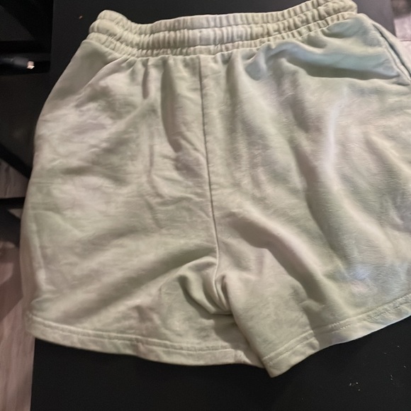 Lisa simpson Shorts - Picture 2 of 3